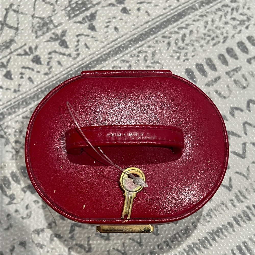 🔑 Vintage Red Leather Oval Jewelry Box Set w/ Key - Picture 2 of 13